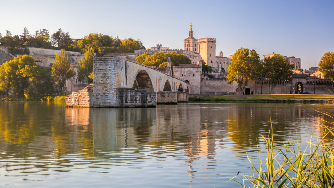 Où partir en vacances à Avignon?