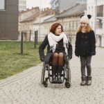 Fauteuil roulant manuel : Prévenir les douleurs d'épaules liées à son utilisation