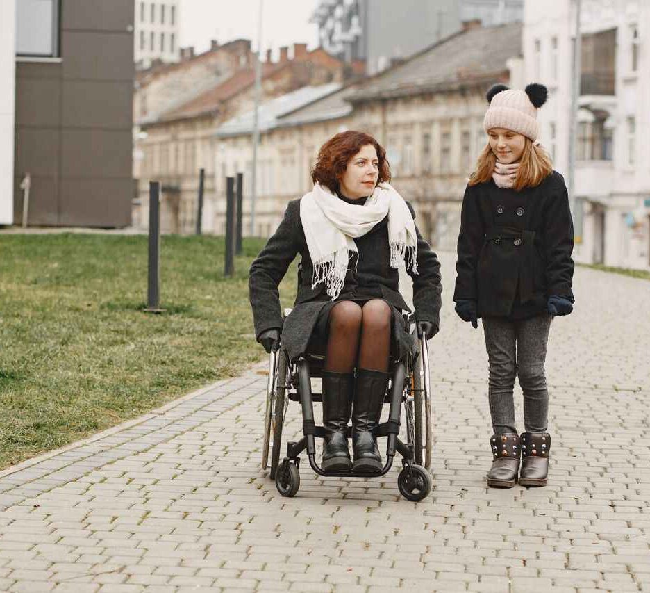 Fauteuil roulant manuel : Prévenir les douleurs d'épaules liées à son utilisation
